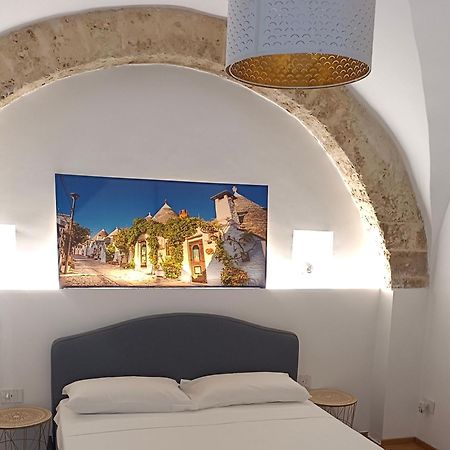Suite Vecchia Dante Барі Екстер'єр фото